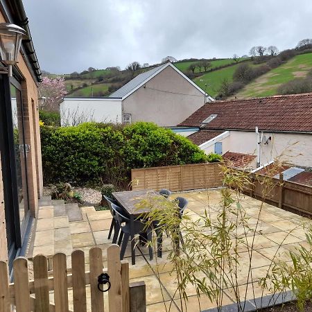 High Tide - 2 Bed Sunny Holiday Home Near Beach With Garden And Parking Combe Martin Exterior photo